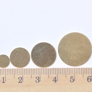 Rohe Messing Flache Runde Blank Disk Gravur Keine Loch Tags 3mm/4mm/5mm/6mm/8mm/10mm/12mm/14mm/15mm/16mm/18mm/20mm/22mm/25mm/30mm/35mm Bild 3