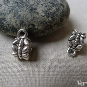 20 pcs of Antique Silver Flower Necklace Bail Charms 6x8mm A5831
