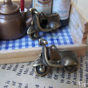 Antique Bronze 3D Motorcycle Motor Scooter Moped Charms Pendants 22mm