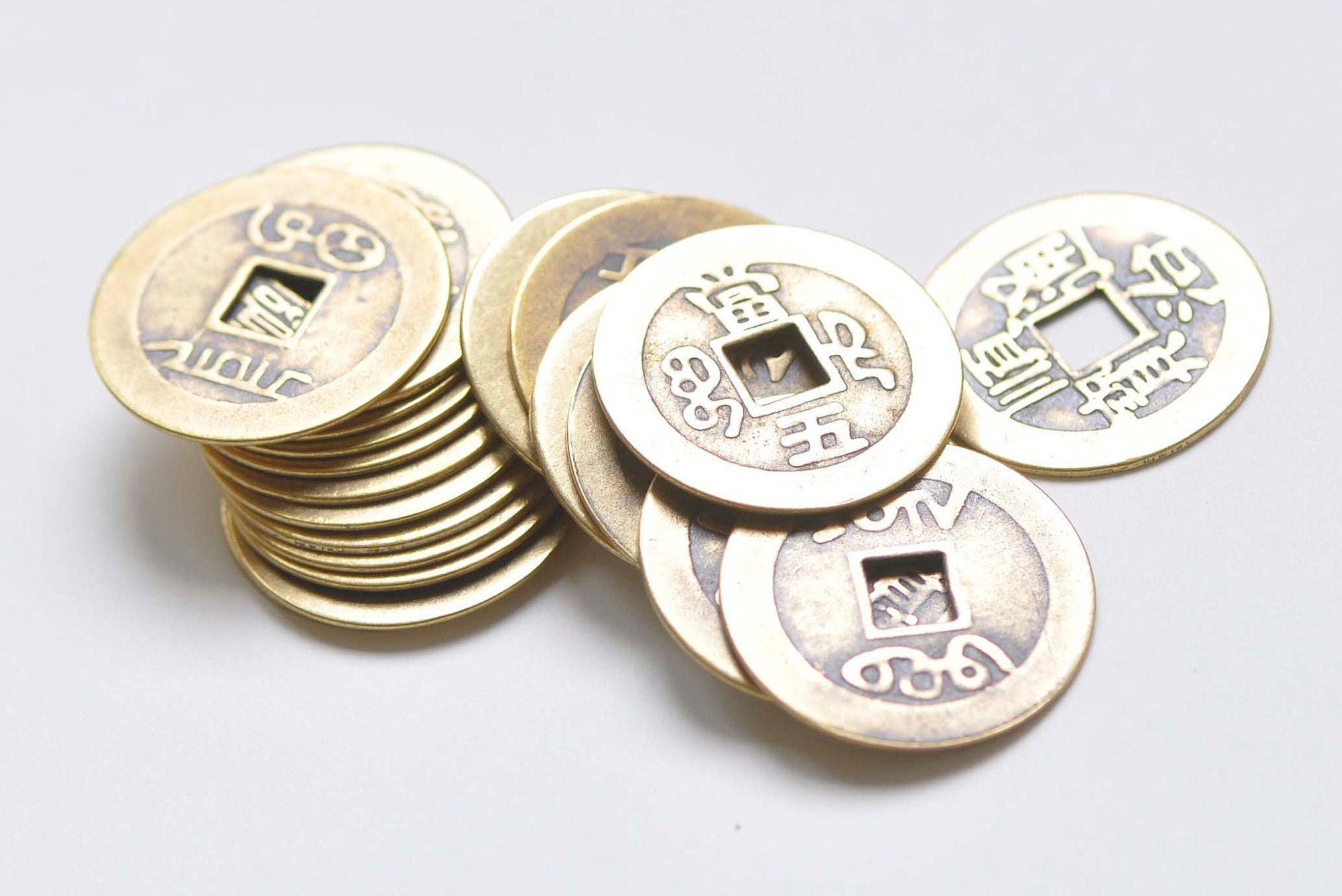 古代中国の銅製コイン ef2009db193e4714bbec4f482239e1