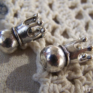 10 pcs of Antique Silver 3D Crown Queen Beads 17x20mm A5431 image 5