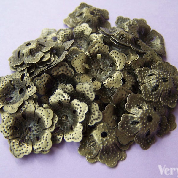 50 pcs Antiqued Bronze 5 Petal Filigree Flower Flat Bead Caps 16mm A2044