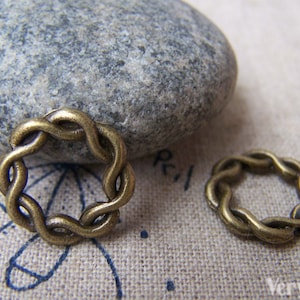 Antique Bronze Lovely Twisted Coiled Ring Connectors 15mm/20mm