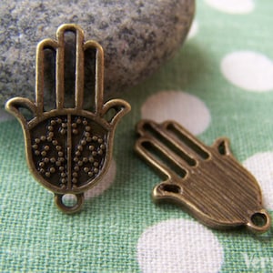 10 Stück antike Bronze filigrane Blume Perlen Hamsa Hand Charms 15x24mm A703
