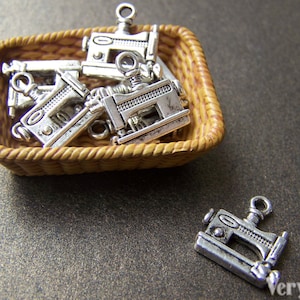 20 stuks van antiek zilver naai machine Charms 12x14mm A869