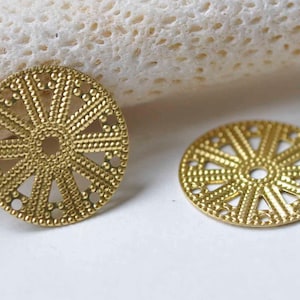 20 pcs Raw Brass Filigree Circle Round Discs Stamping Embellishments 17.5mm A8964