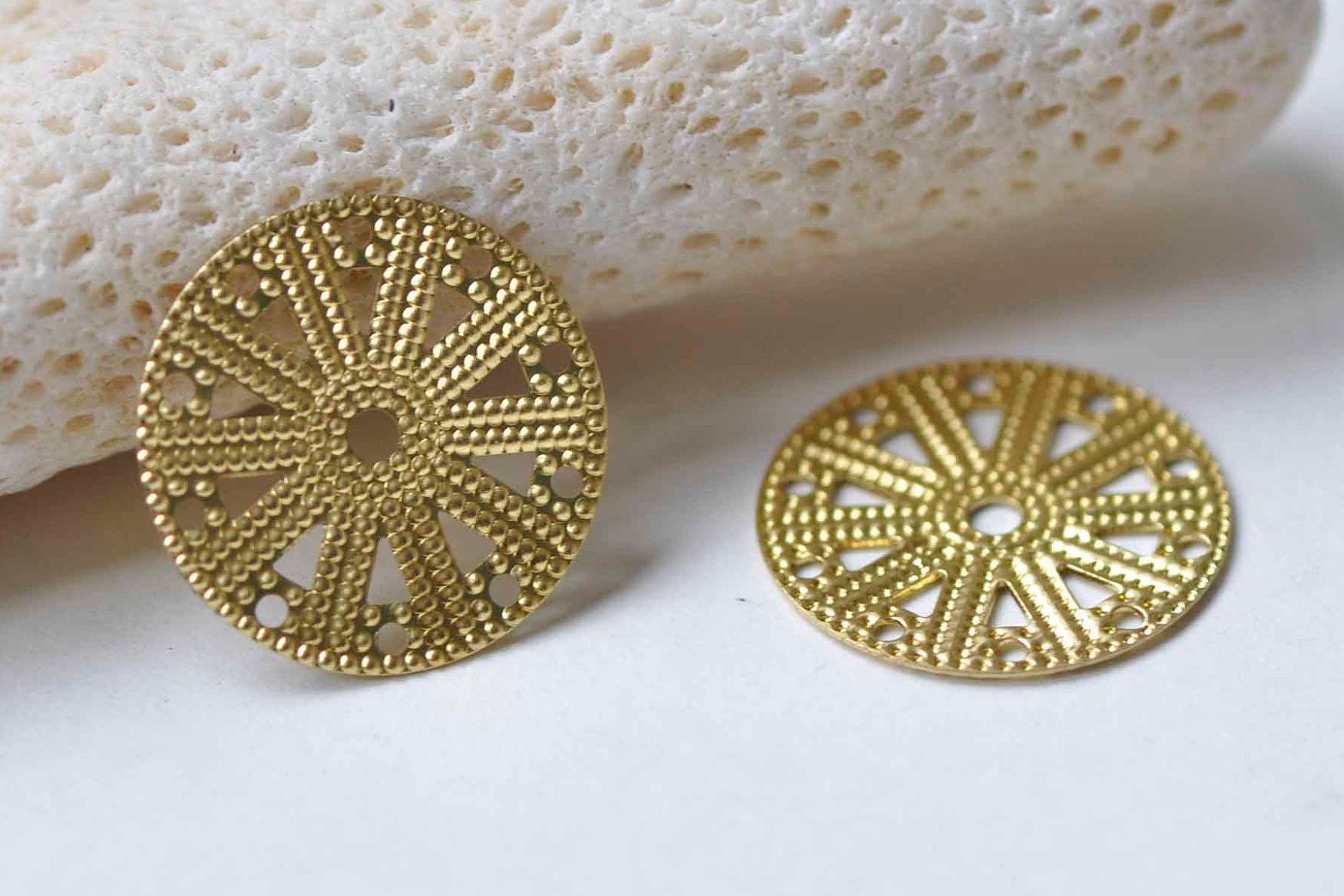 20 個 生真鍮フィリグリー サークル ラウンド ディスク スタンピング