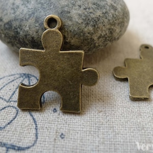 20 pcs Antique Bronze Puzzle Piece Charms  19x22mm  A6317