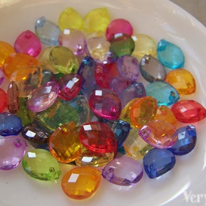 100 pcs of Acrylic Faceted Teardrop Beads 7x10mm Mixed Color A5287
