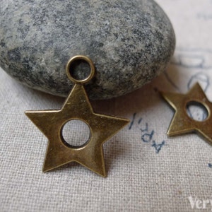 Antike Bronze Stern Loch Charms 17 mm Set von 50 A6091