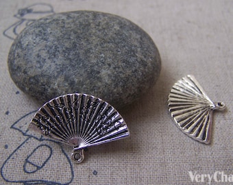 20 pcs of Antique Silver Chinese Flower Folding Fan Charms 17x24mm A4943