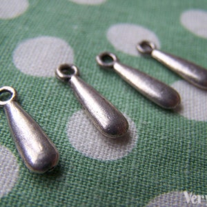 20 pcs Antique Silver Long Rain Drop Teardrop Dangles Charms 5x16mm A971