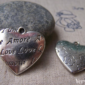 6 pcs of Tibetan Silver Love Heart Charms Pendants 25x26mm A1377