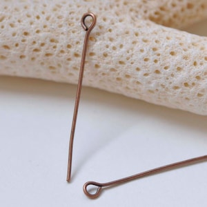 200 szt. Antycznych miedzianych szpilek do biżuterii 32 mm A1366