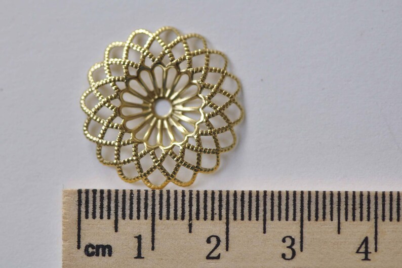 20 pcs Raw Brass Round Sunflower Floral Stampings Embellishments 22mm A8862