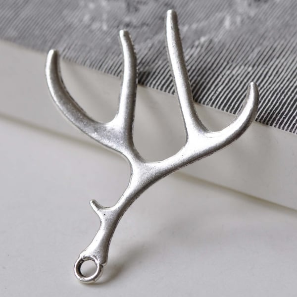 Silver Antler Deer Horn Pendants Antiqued Reindeer Charms 40x52mm Set of 6 pcs A6552