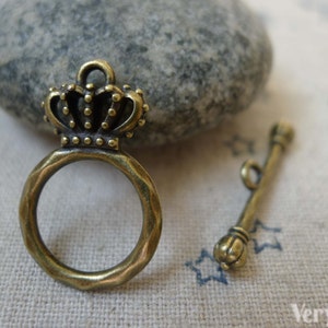20 sets of Antique Bronze Filigree Crown Toggle Clasps A5914