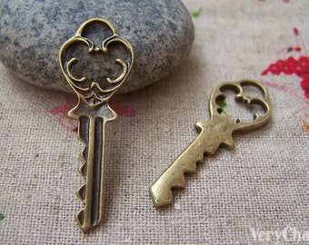 20 pcs of Antique Bronze Skeleton Key Charms 13x37mm A308