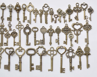 Antique Bronze Skeleton Key Charms Pendants Collection Mixed Style Set of 40 A8784