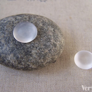 20 pcs of Frosted Glass Dome Round Cabochon Cameo 10mm A5441