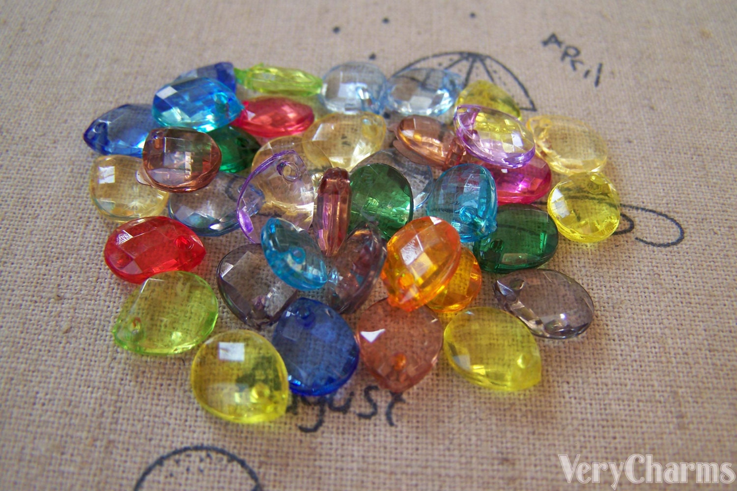 100 pcs of Acrylic Faceted Teardrop Beads 7x10mm Mixed Color A5287 –  VeryCharms