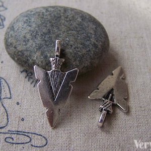 10 pcs Antique Silver Triangle Arrow Symbol Charms 16x31mm A4476