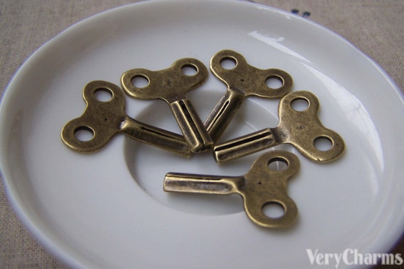 6 pcs de Pendentifs antiques de charmes de clé de liquidation d'horloge en bronze 22x27mm A204 - France 6 pcs de Pendentifs antiques de charmes de clé de liquidation d'horloge en bronze 22x27mm A204 - France