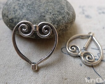 20 pcs de Antique Silver Swirly Heart Spacer Charms Connector 20x21mm A6054