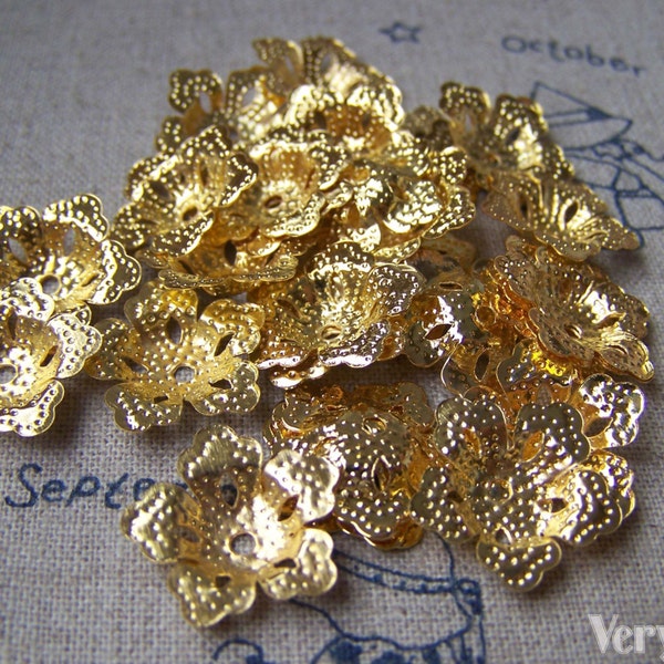 50 pcs of Gold Five Petal Filigree Flower Beads Cap 16mm A2058