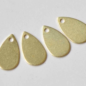 50 pcs Raw Brass Blank Teardrop Charms 6x10mm A8995