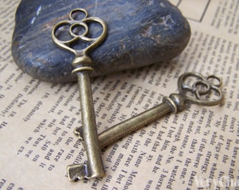 10 pcs of Antique Bronze Skeleton Key Charms Pendants 20x62mm A177
