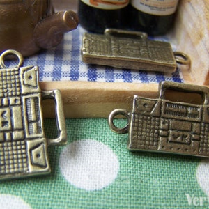 10 Stück antike Bronze Radio Kassette Tape Recorder Charms 13x22.5mm A1462
