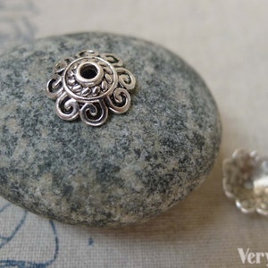 50 pcs of Antique Silver Filigree Flower Spacer Bead Caps 12mm A5943