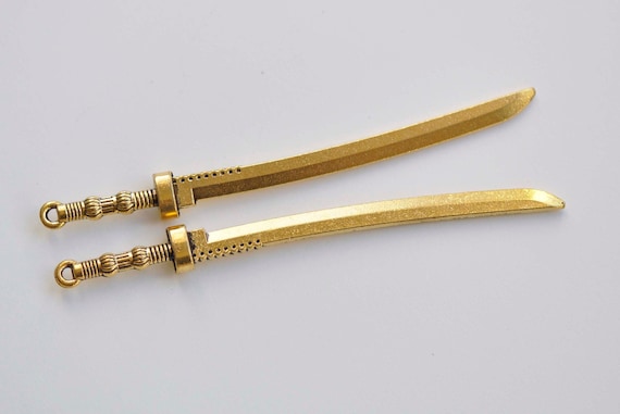 日本刀 茶色と金色の装飾70cm 日本刀 茶色と金色の装飾70cm アンティークゴールド 日本刀 刀チャーム