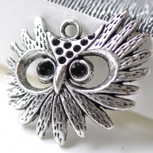 10 pcs de Antique Silver Filigree Owl Pendants Charmes 26x29mm A4158