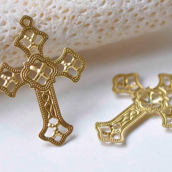 20 pcs Raw Brass Filigree Cross Charms Stamping Embellishments 19x26mm A8963