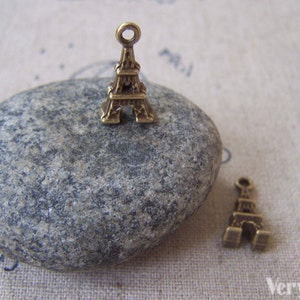 20 pcs of Antique Bronze 3D Eiffel Tower Charms 8x15mm A3953