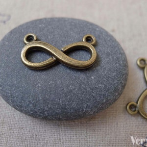 Figure 8 Connector Bronze Charms 10x20mm Set of 50 pcs A7464