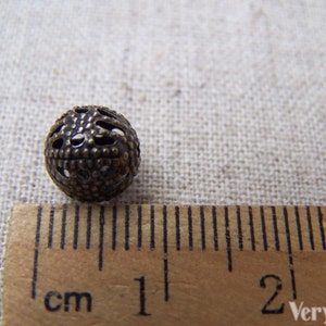 50 pcs of Antique Bronze Filigree Ball Spacer Beads Size 8mm A1972 image 3