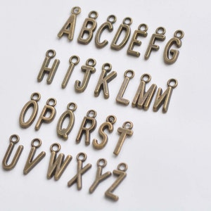 Etichette con lettere dell'alfabeto piccole in bronzo antico, ciondoli iniziali dalla A alla Z, dimensioni 6x16 mm