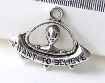 Silber Alien UFO Raumschiff Charms Sci-Fi Anhänger 23x30mm Set von 10 Stück A8203
