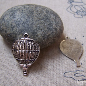 10 pcs of Antique Silver Hot Air Balloon Charms 18x25mm A4026