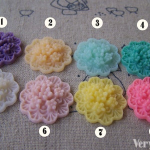 Resin Round Flower Bundle Cameo Cabochon 20mm Flat Back