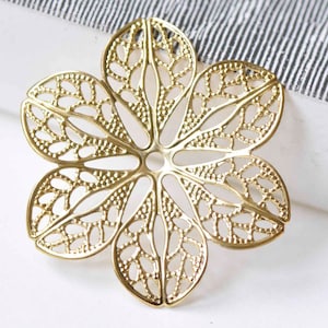 10 pcs Raw Brass Filigree Floral Stamping Embellishments 35mm A9017
