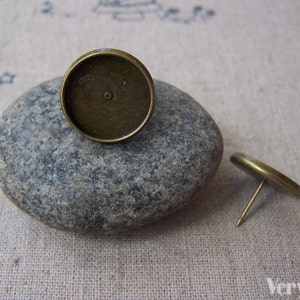 10 pcs of Antique Bronze Bezel 14mm Ear Stud Earring Posts  A5035