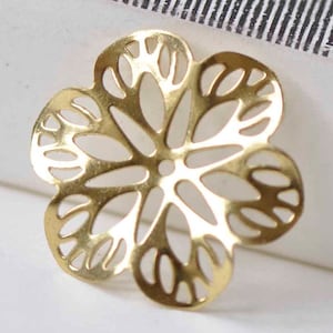 20 pcs Raw Brass Filigree Flower Connectors Stamping Embellishments 21mm A8958