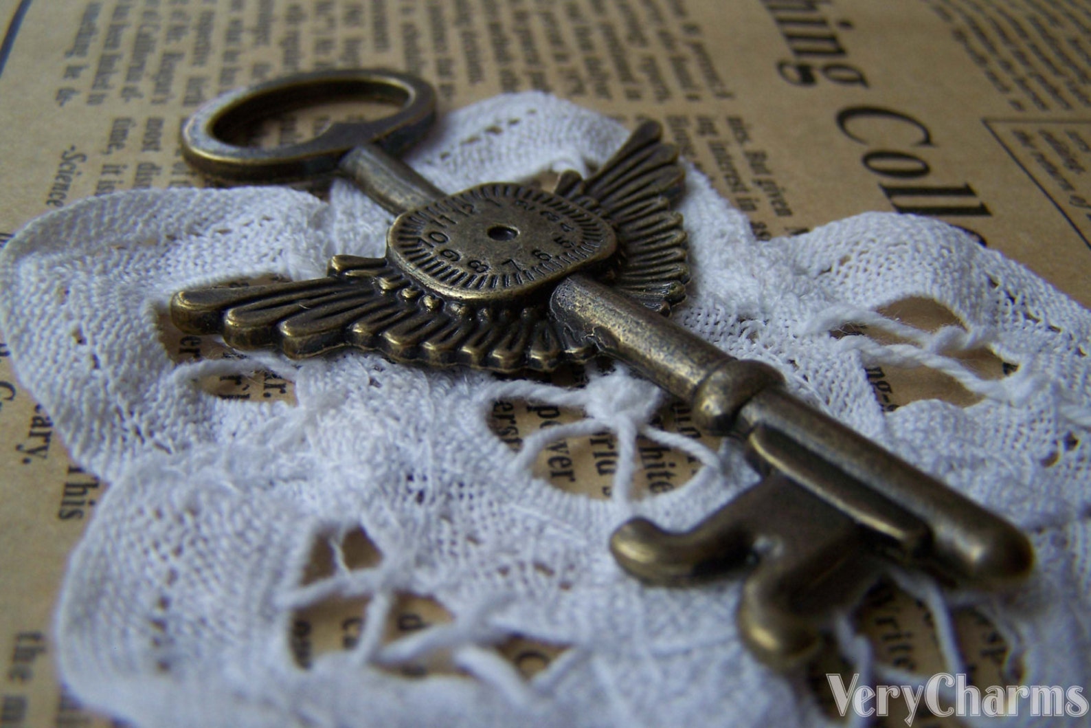 10 Pcs of Antique Bronze Time Machine Clock Key Pendants - Etsy