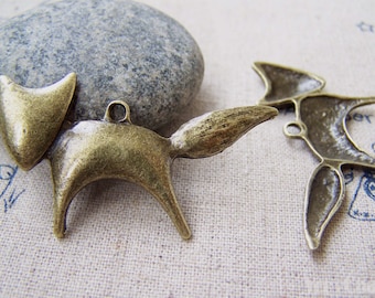 10 pcs of Antique Bronze Fox Charms Pendants 26x45mm A2897