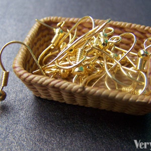 100 pcs of Gold Tone Fish Hook Earwire Findings 18mm A3311