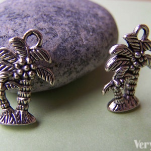 10 Antique Silver Palm Tree Tropical Coconut Tree Charms Pendants  14x18mm A992